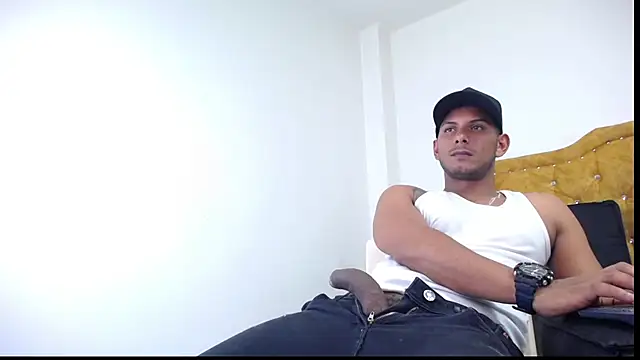 Snapshot of Chris_Dick23 chatting on June 7, 4:18 am Chris Dick23 online show from June 7, 4:18 am