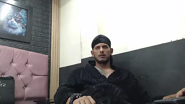 Chris Dick23 online show from October 21, 4:01 am