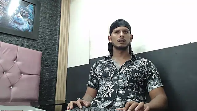 Chris Dick23 online show from October 17, 4:38 am