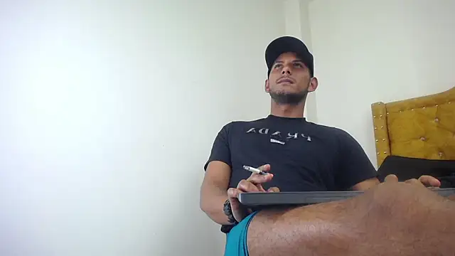 Snapshot of Chris_Dick23 chatting on June 12, 5:49 am Chris Dick23 online show from June 12, 5:49 am