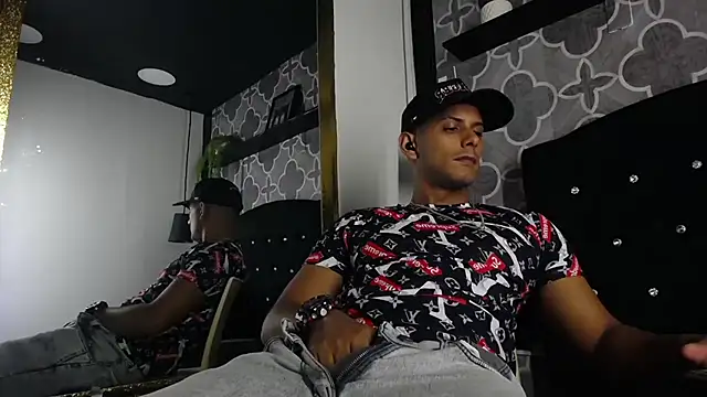 Snapshot of Chris_Dick23 chatting on July 8, 4:35 am Chris Dick23 online show from July 8, 4:35 am