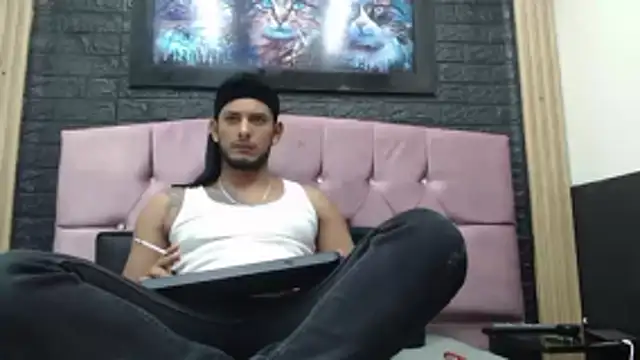 Chris Dick23 online show from November 12, 5:33 am