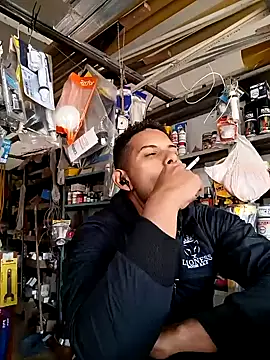 Chris Dick23 online show from February 8, 3:42 pm