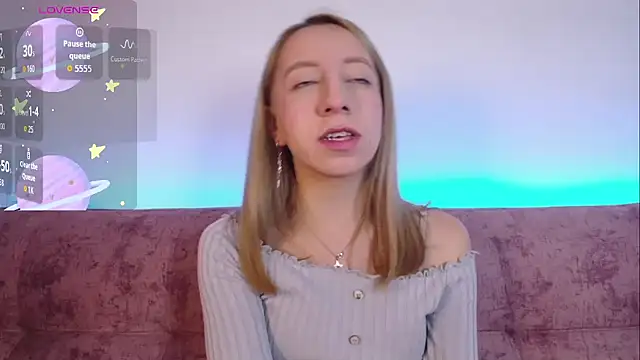 Miiaa doll online show from October 16, 1:25 am