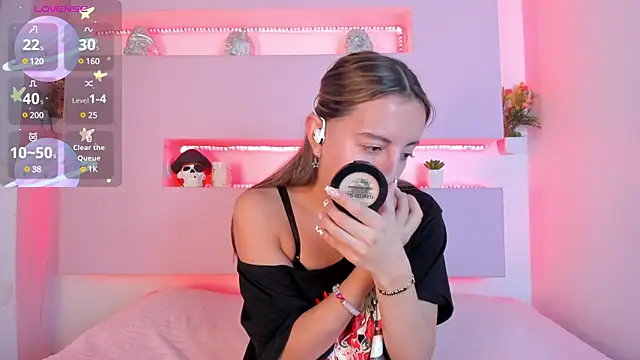 Miiaa doll online show from March 20, 12:00 pm