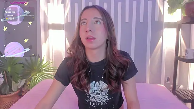 Miiaa doll online show from March 21, 3:35 pm