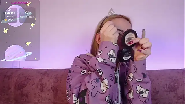 Miiaa doll online show from October 1, 11:25 am