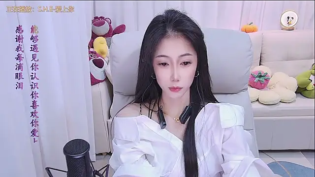 qianduoduo88 online show from October 2, 1:03 pm