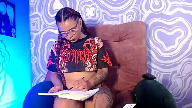 420viol3ta  online show from March 18, 11:05 pm