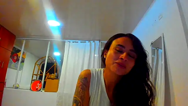 Snapshot of reme_ark23 chatting on November 1, 1:12 am reme ark23 online show from November 1, 1:12 am