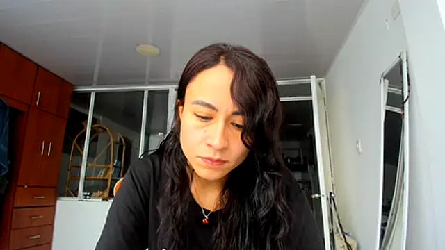 Snapshot of reme_ark23 chatting on December 15, 6:47 pm reme ark23 online show from December 15, 6:47 pm