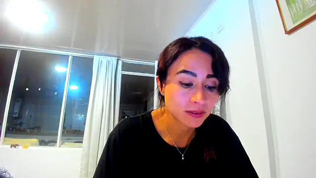 Snapshot of reme_ark23 chatting on January 6, 3:43 am reme ark23 online show from January 6, 3:43 am