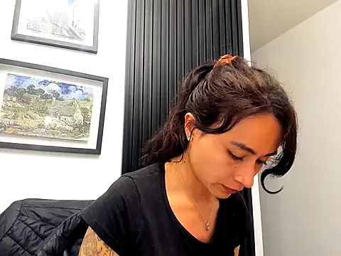 Snapshot of reme_ark23 chatting on November 22, 3:27 am reme ark23 online show from November 22, 3:27 am