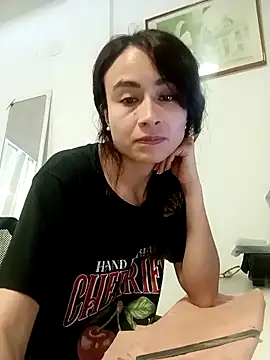 Snapshot of reme_ark23 chatting on December 1, 3:18 am reme ark23 online show from December 1, 3:18 am