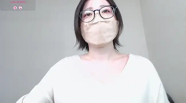 Snapshot of _NOA-chan_ chatting on February 15, 3:17 pm  NOA-chan  online show from February 15, 3:17 pm