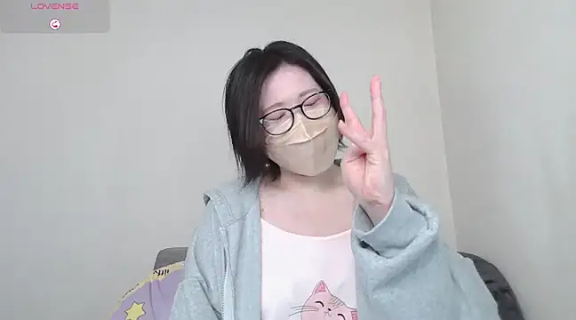 Snapshot of _NOA-chan_ chatting on March 1, 3:38 pm  NOA-chan  online show from March 1, 3:38 pm