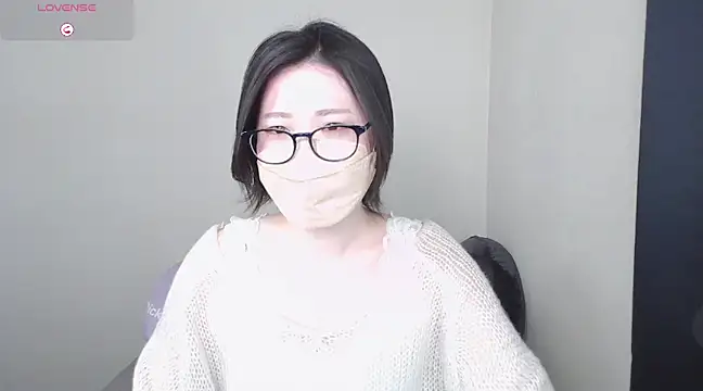 Snapshot of _NOA-chan_ chatting on March 8, 3:35 pm  NOA-chan  online show from March 8, 3:35 pm