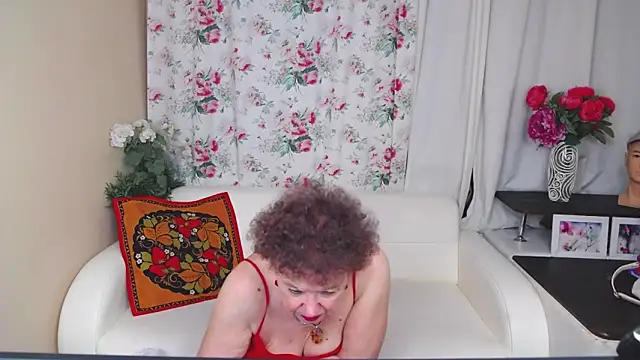 YourHotGranny online show from June 12, 10:24 am
