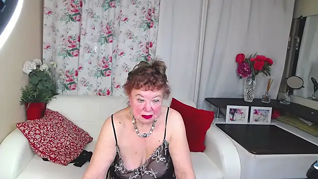 YourHotGranny online show from January 12, 12:45 pm