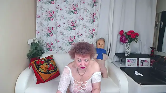 YourHotGranny online show from May 14, 10:56 am