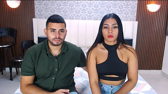 Juliana And Dave online show from December 13, 3:32 pm
