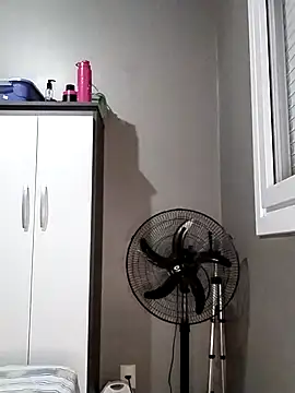 Snapshot of Su_Duarte_1 chatting on October 27, 2:23 am Su Duarte 1 online show from October 27, 2:23 am