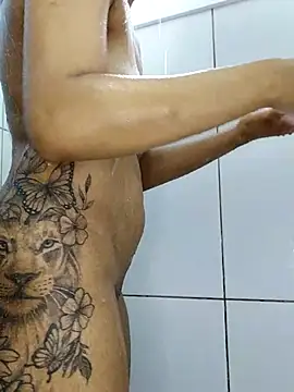 Snapshot of Su_Duarte_1 chatting on November 6, 8:24 pm Su Duarte 1 online show from November 6, 8:24 pm