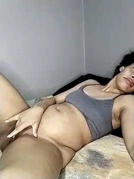 Snapshot of Su_Duarte_1 chatting on November 5, 2:14 am Su Duarte 1 online show from November 5, 2:14 am