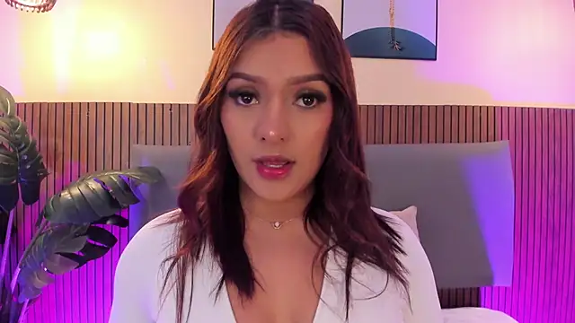 NicolleeEvanss online show from June 2, 10:59 am