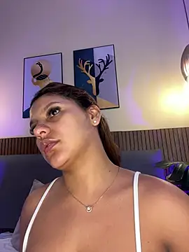 NicolleeEvanss online show from June 15, 10:48 am
