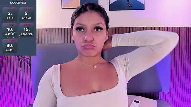 NicolleeEvanss online show from November 1, 2:00 pm