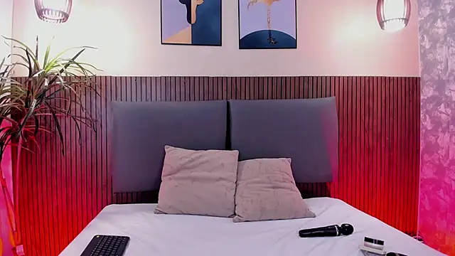 NicolleeEvanss online show from November 15, 12:31 pm