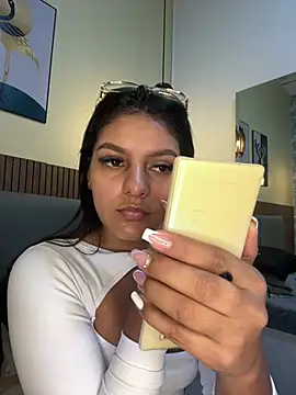 NicolleeEvanss online show from July 17, 10:23 am