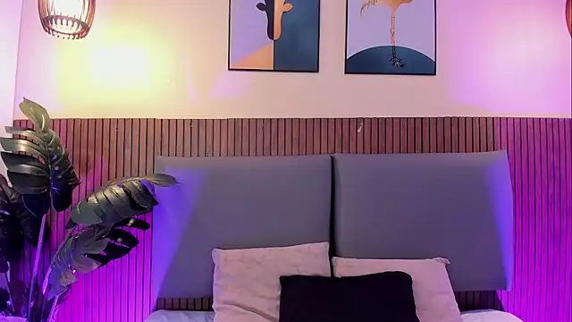 NicolleeEvanss online show from May 29, 12:00 pm