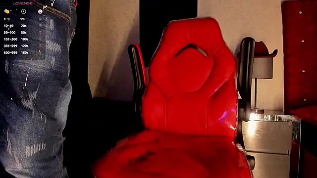 Lil Curved online show from October 21, 11:53 am