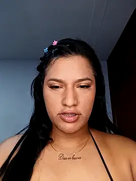 Snapshot of KorinaKovaa chatting on March 13, 1:32 am KorinaKovaa online show from March 13, 1:32 am