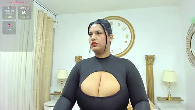 Snapshot of KorinaKovaa chatting on February 9, 4:07 pm KorinaKovaa online show from February 9, 4:07 pm