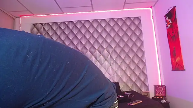 Snapshot of CoupleSwingerLatin chatting on June 6, 10:04 pm CoupleSwingerLatin online show from June 6, 10:04 pm
