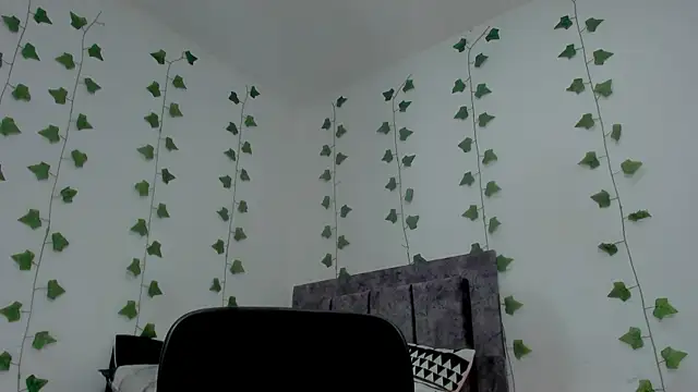 Miaa Garcia online show from April 18, 10:43 pm