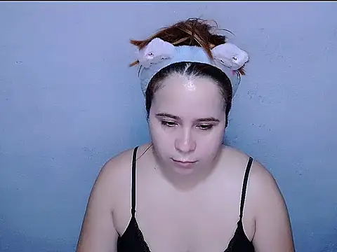 Snapshot of SubLayla01 chatting on May 13, 6:26 pm SubLayla01 online show from May 13, 6:26 pm