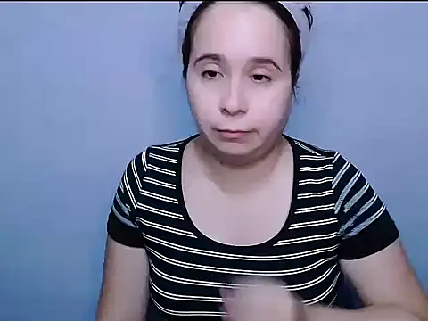 SubLayla01 online show from November 5, 6:00 pm