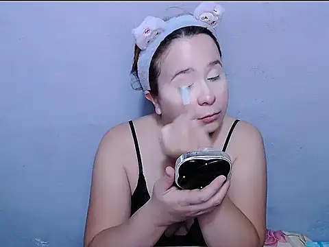 Snapshot of SubLayla01 chatting on May 15, 6:17 pm SubLayla01 online show from May 15, 6:17 pm