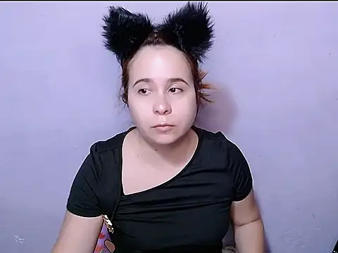 SubLayla01 online show from January 17, 6:33 pm