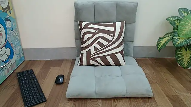 Linn 97 online show from February 7, 8:06 pm