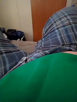 Snapshot of missthickness35_Pika chatting on February 3, 5:56 pm missthickness35 Pika online show from February 3, 5:56 pm