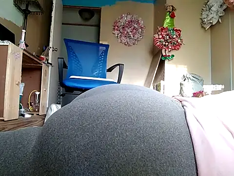 Snapshot of missthickness35_Pika chatting on September 18, 1:25 pm missthickness35 Pika online show from September 18, 1:25 pm