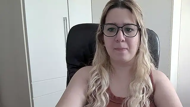 amooraaamoon online show from March 11, 1:23 pm
