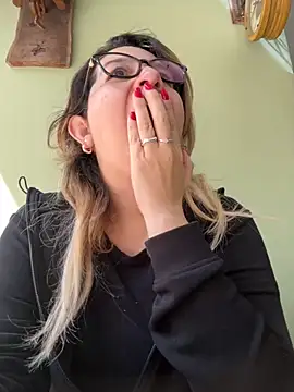 amooraaamoon online show from October 23, 12:15 pm