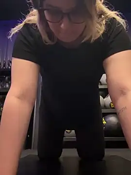 amooraaamoon online show from November 6, 12:53 pm