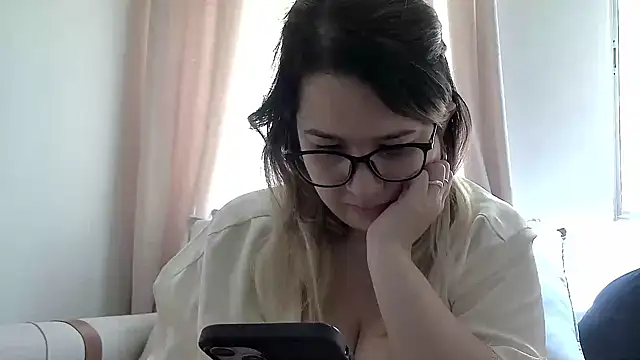 amooraaamoon online show from October 8, 1:01 pm